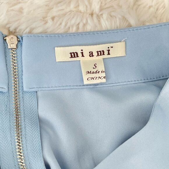 Miami baby blue skirt with cutout design on hem size small - Picture 3 of 8